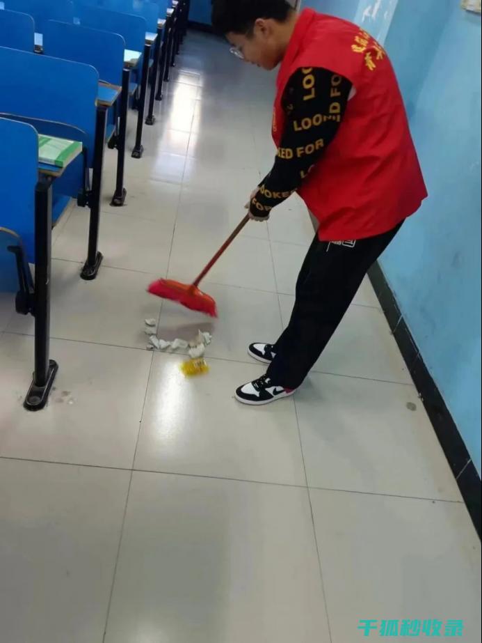 教你几招清洗羽绒服，让衣服更耐用 (清洗小技巧)